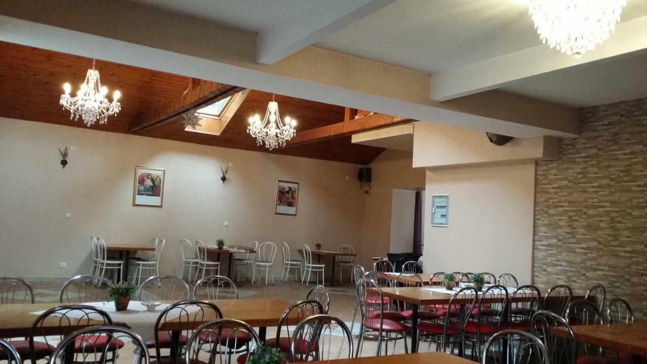Gosciniec Ella Inn Lipniki Lipniki  Экстерьер фото